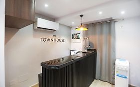 Super Townhouse Suncitel Near Kolkata Airport